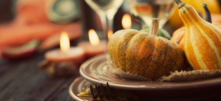 Autumn,Table,Setting,With,Pumpkins.,Thanksgiving,Dinner,And,Autumn,Decoration.